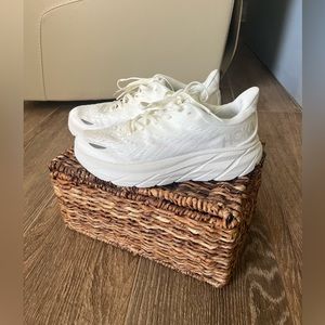 Size 7D (Wide) : White Clifton 8 Hokas